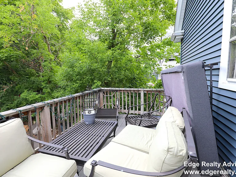 48 Burton St — Photo 10