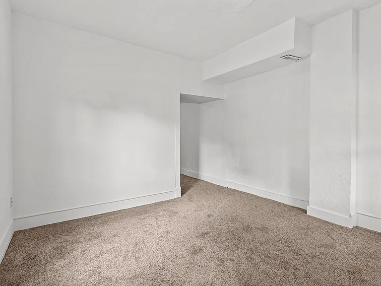 1152 Eugene St #1150 — Photo 6