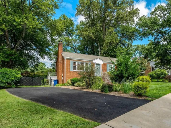 608 Tazewell Rd NW, Vienna, VA 22180
