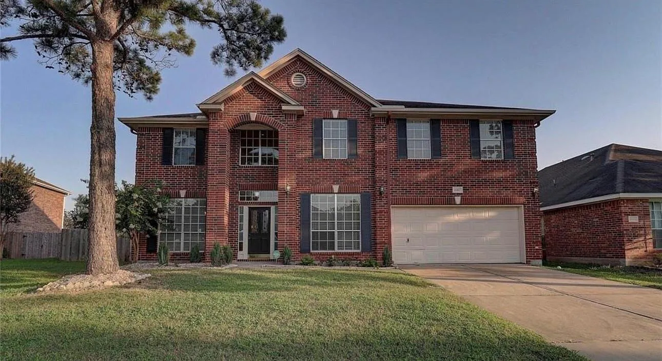 5 bed, 2.5 bath, 3553 sqft, $3,300 — Photo 3
