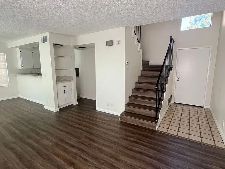 555 Azusa Ave #15 — Photo 5
