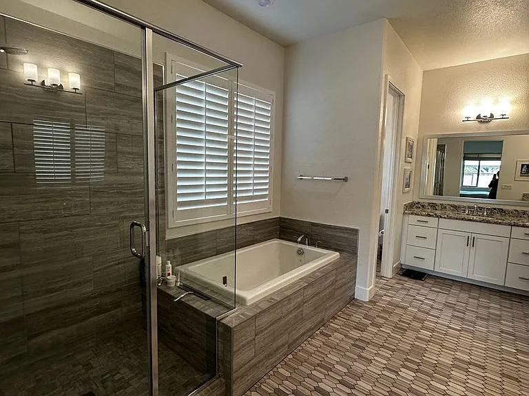 2305 Banks Dr — Photo 26