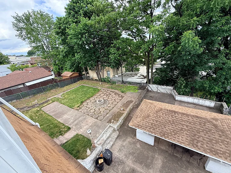 182 Farnham Ave #2 — Photo 24