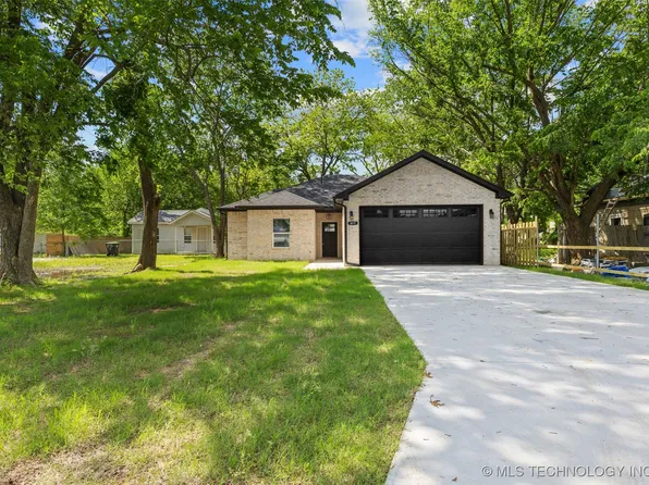 617 W 14th St, Ada, OK 74820
