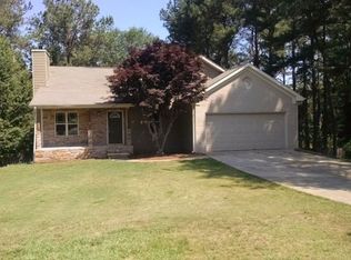 726 Muirfield Dr, Winder, GA 30680