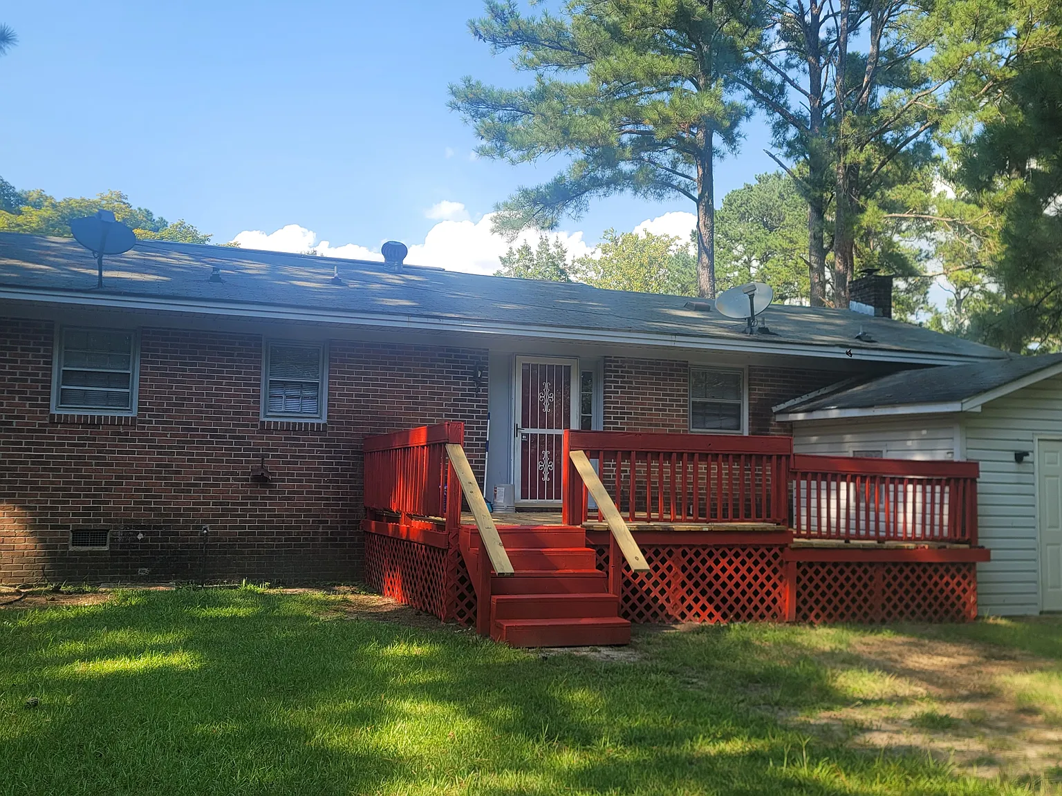 4 bed, 1.5 bath, 1244 sqft, $1,300 — Photo 2