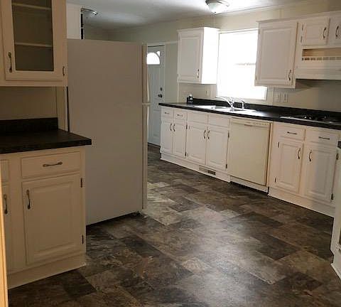 2nd image of 210 Pinegrove Dr