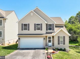 14 Barberry Ct, Manchester, PA 17345