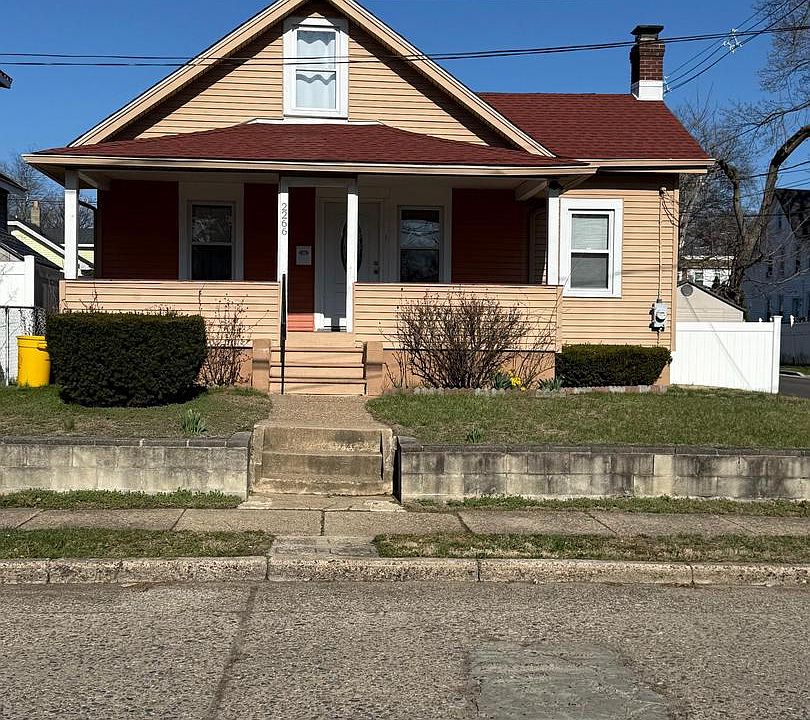 1st image of 2266 38th St