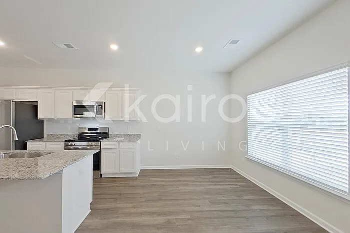 2215 Banyon Cir — Photo 4