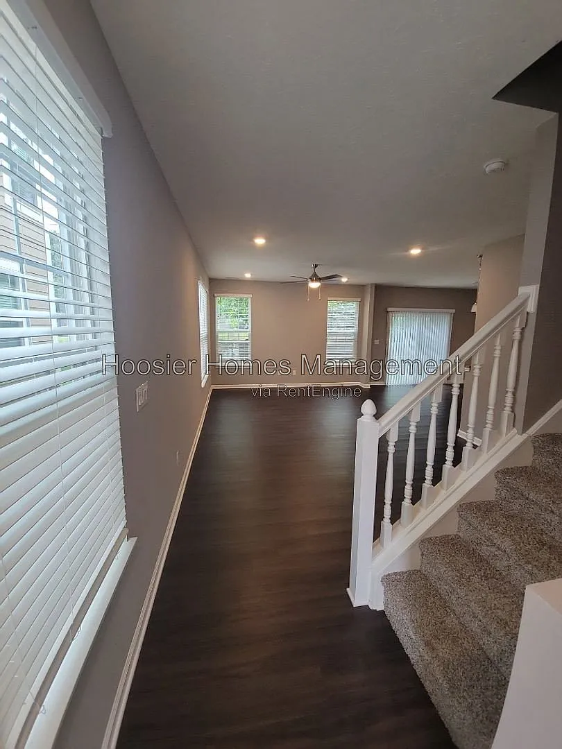 3 bed, 2.5 bath, 1731 sqft, $1,900 — Photo 3
