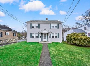 26 Grove St, Danbury, CT 06810
