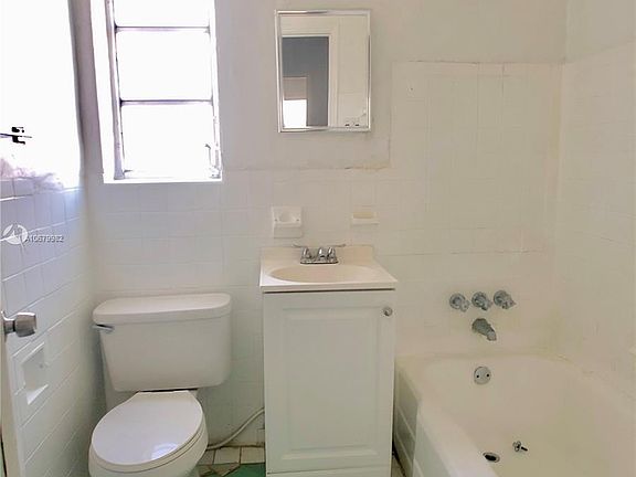3rd image of 1521 Jefferson Ave APT 4