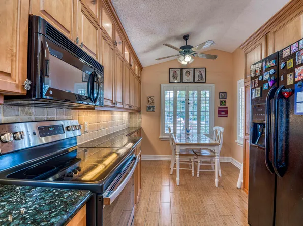 3 Commanders Drive, Palm Beach Gardens, FL 33418
