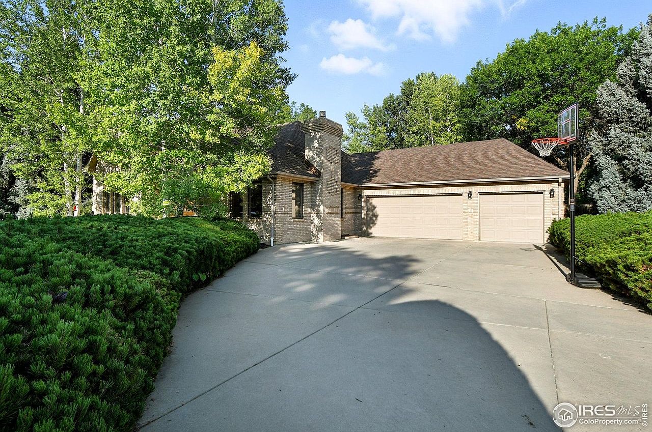 2020 Diamond Dr - Photo 2