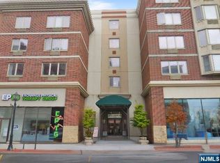 1210 City Pl, Edgewater, NJ 07020