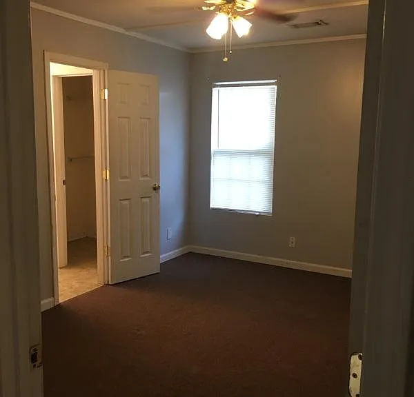 621 N Wilkinson St — Photo 2