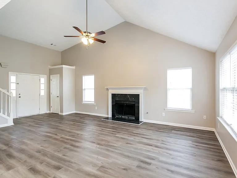 2060 Stoneoak Dr — Photo 4