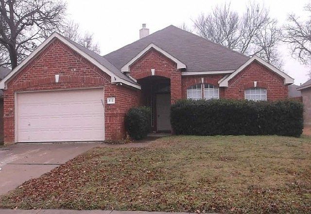 1st image of 512 Oakbrook Dr
