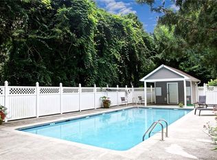 3 Valley View Rd APT 11, Norwalk, CT 06851