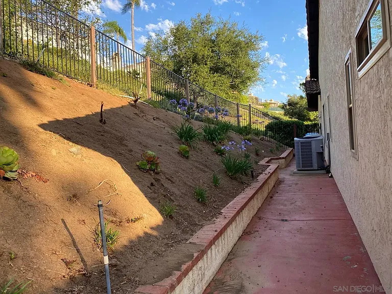 12592 Heatherfield Ln — Photo 9