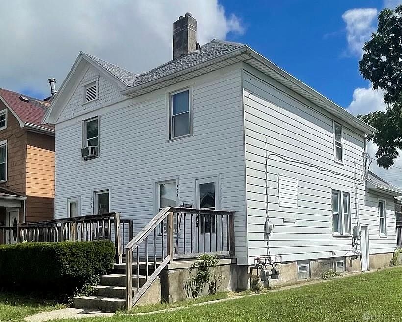1st image of 824-826 Troy St