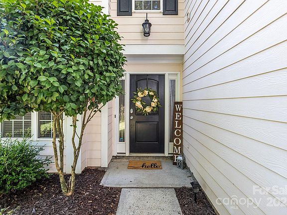 2nd image of 7712 Leisure Ln