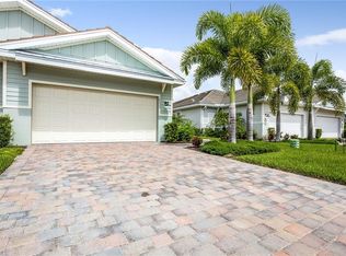14533 Edgewater Cir, Naples, FL 34114