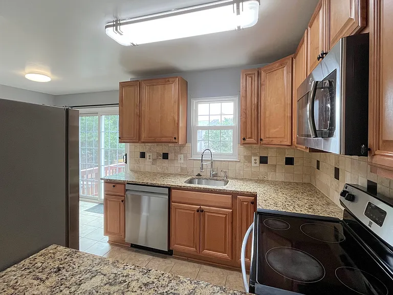 13933 Big Yankee Ln — Photo 12