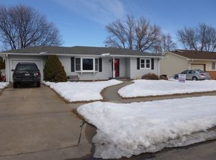 2324 W 9th St, Hastings, NE 68901