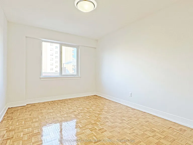 95 Lawton Blvd #601 — Photo 6