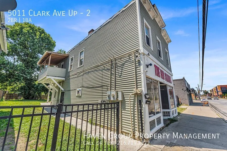 5011 Clark Ave | Apt 2 (UP), Cleveland, OH 44102 - Spacious 2-bed 1-bath multi-family home! — Photo 3