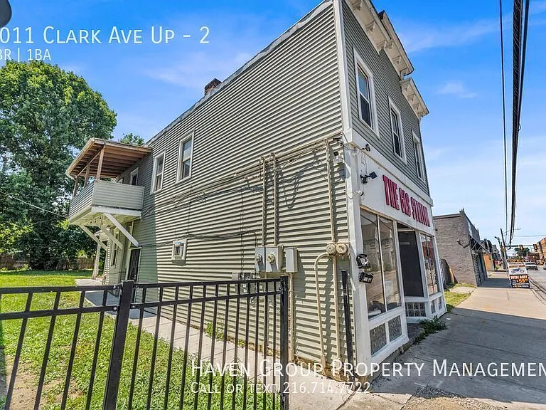 5011 Clark Ave #UP-2 — Photo 3