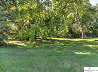 5828 S 51st Ave, Omaha, NE 68117