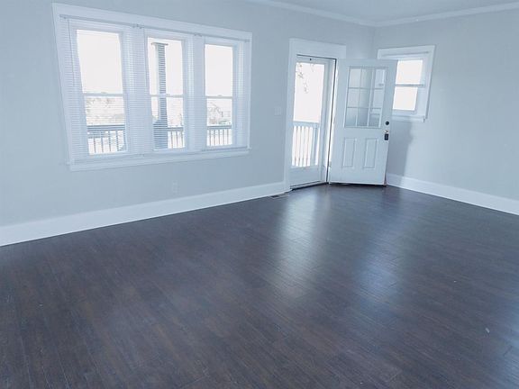 3rd image of 528 Elberon Ave