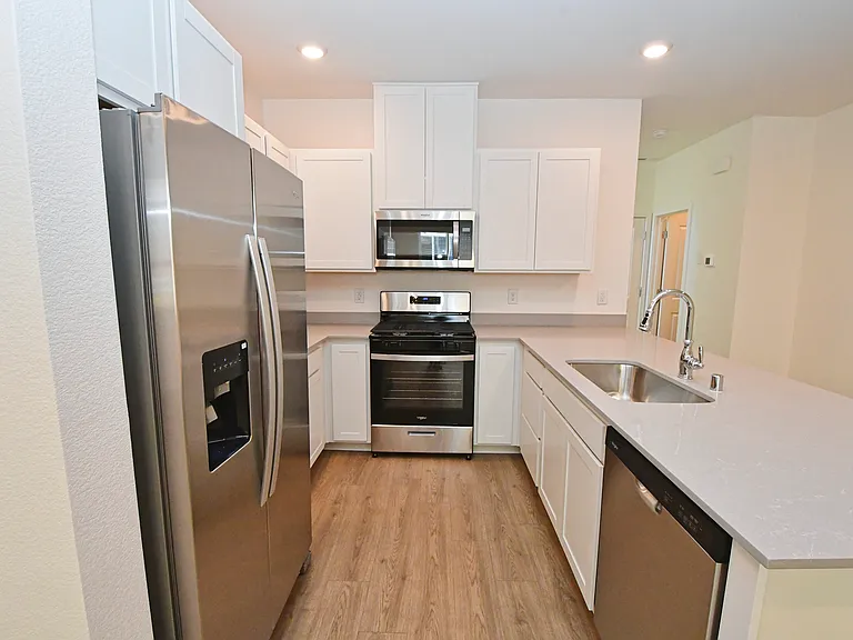 1018 Middle Gate Rd — Photo 4