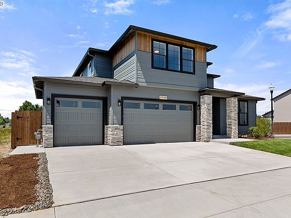 3rd image of 3700 SE 6th Ave