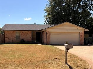 214 Shadybrook Pl, Midwest City, OK 73110