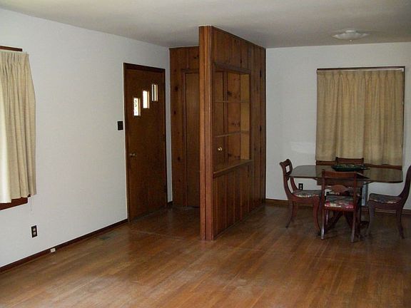 5th image of 2805 Hackman St