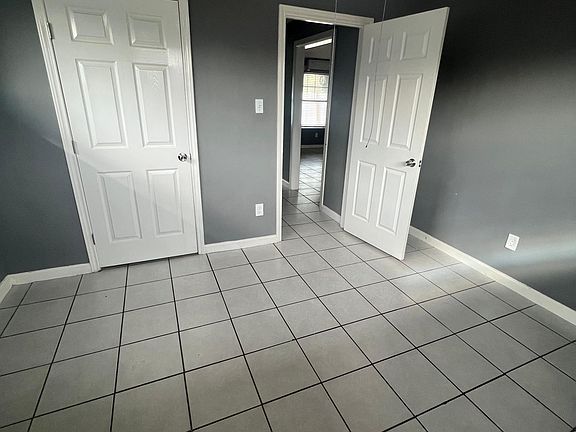 2nd image of 5106 Wipprecht St APT 5