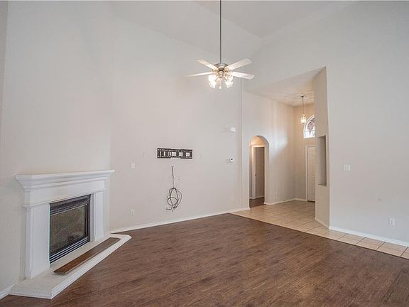 5th image of 9729 Hathman Ln