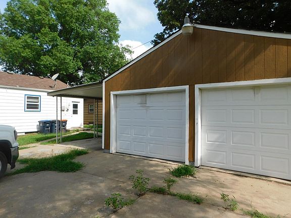 3rd image of 896 S Fredrick Dr