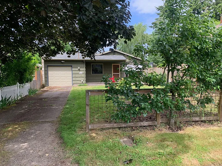 4135 SE Tibbetts St — Photo 1
