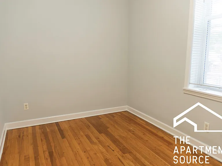 2215 W Wellington Ave #1R — Photo 12