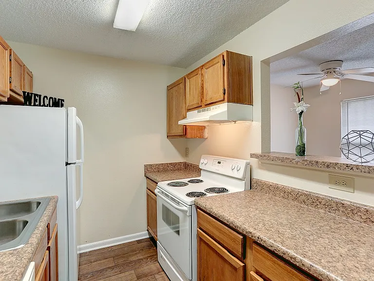 Terrace Park Apartments — Photo 9