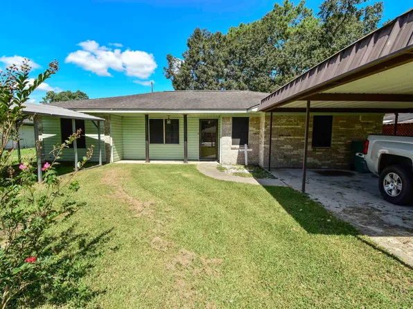 1446 Huntsman St, Orange, TX 77632