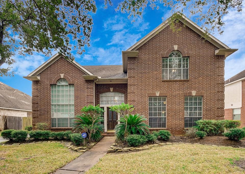 1st image of 2431 Plantation Bend Dr