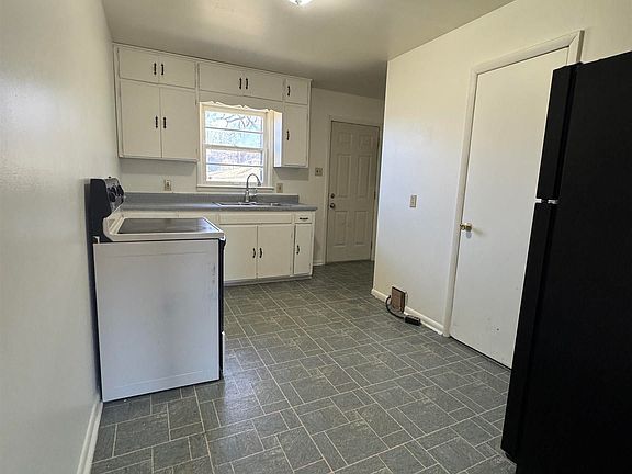 3rd image of 841/843 SE 14th St