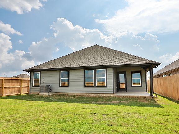 3rd image of 3804 Sunrise Ln