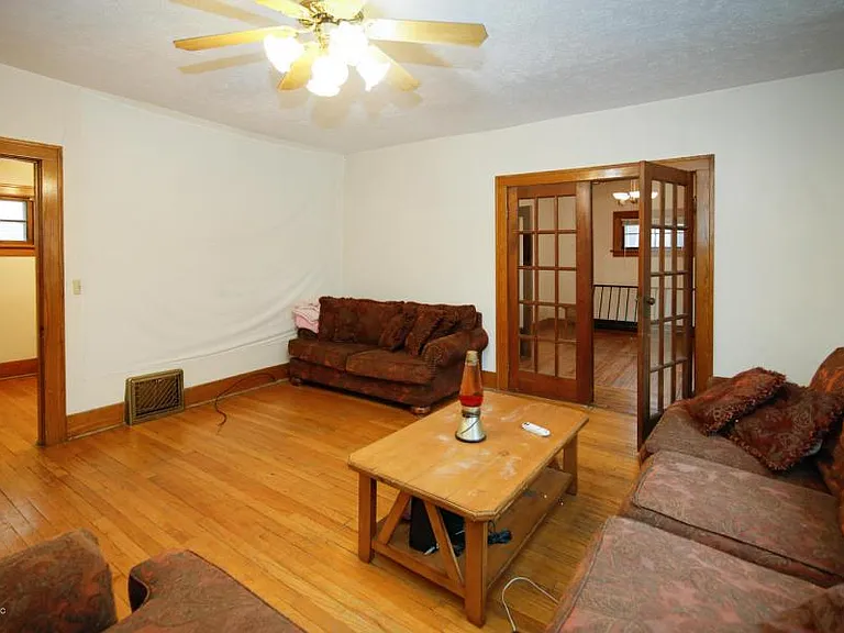 918 W Vine St — Photo 3